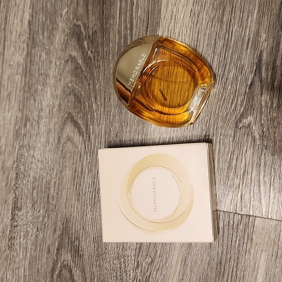 Avon Other - AVON retired scent Memorable NIB